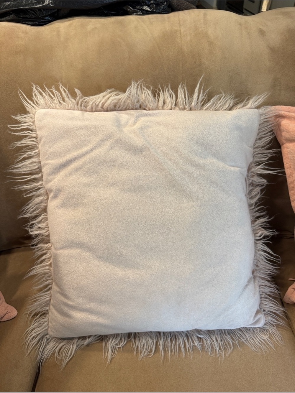 Set of three decorative throw pillows - Picture 7 of 7